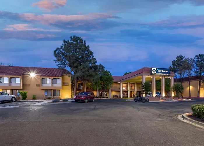 Best Western Airport Albuquerque InnSuites Hotel&Suites