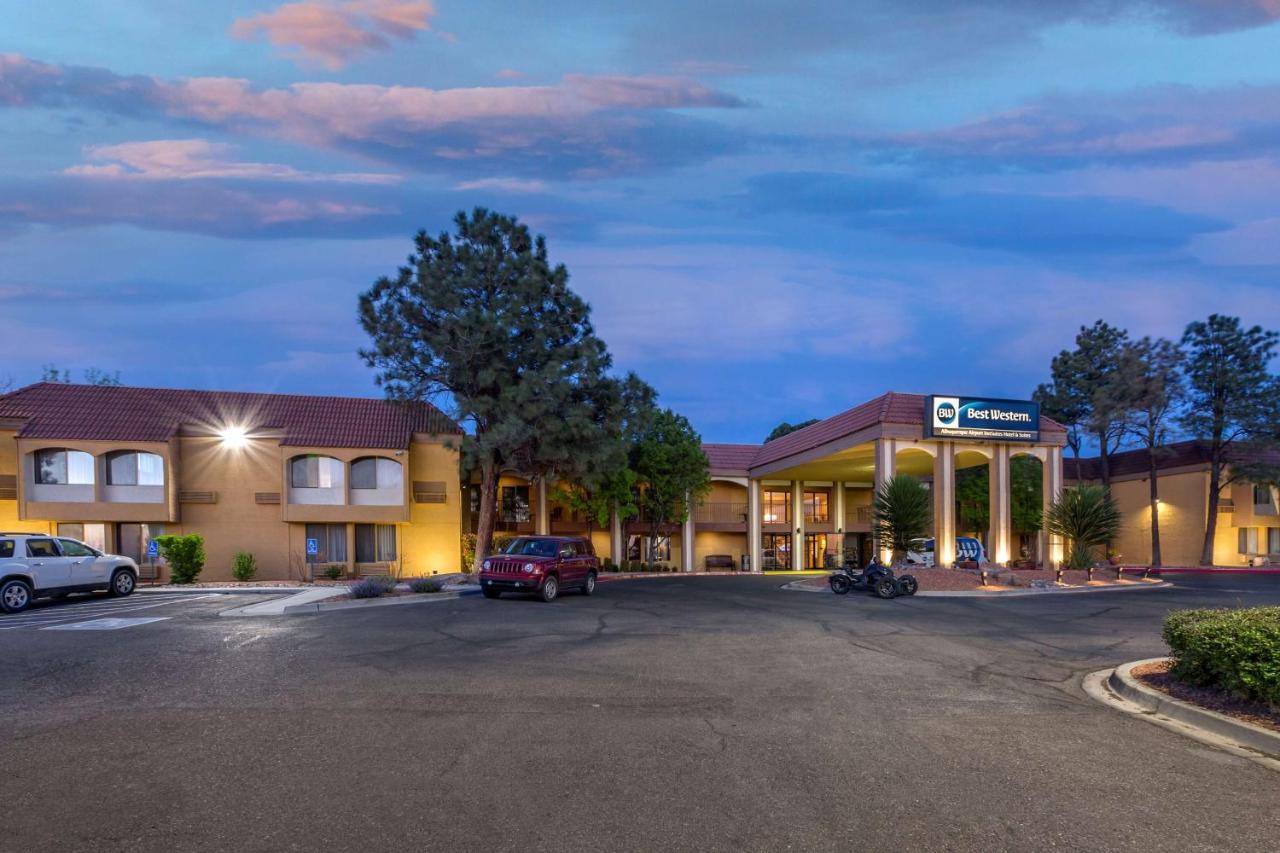 Western Airport Innsuites Hotel&suites 3*
