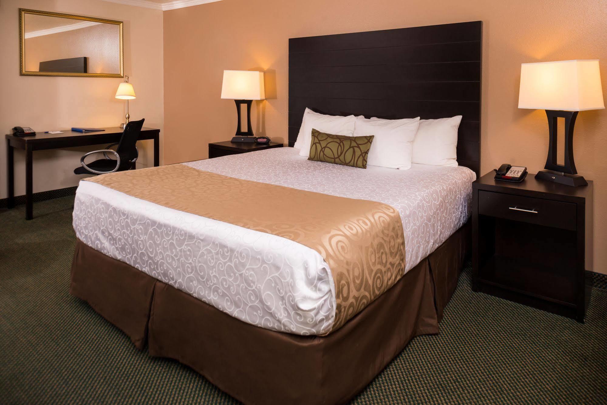 Western Airport Innsuites Hotel&suites