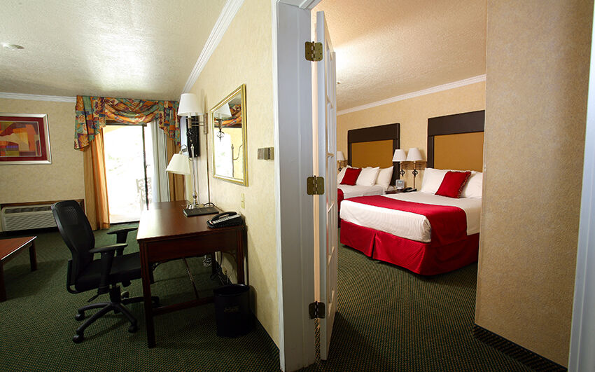 Hotel Western Airport Innsuites Hotel&suites 3*