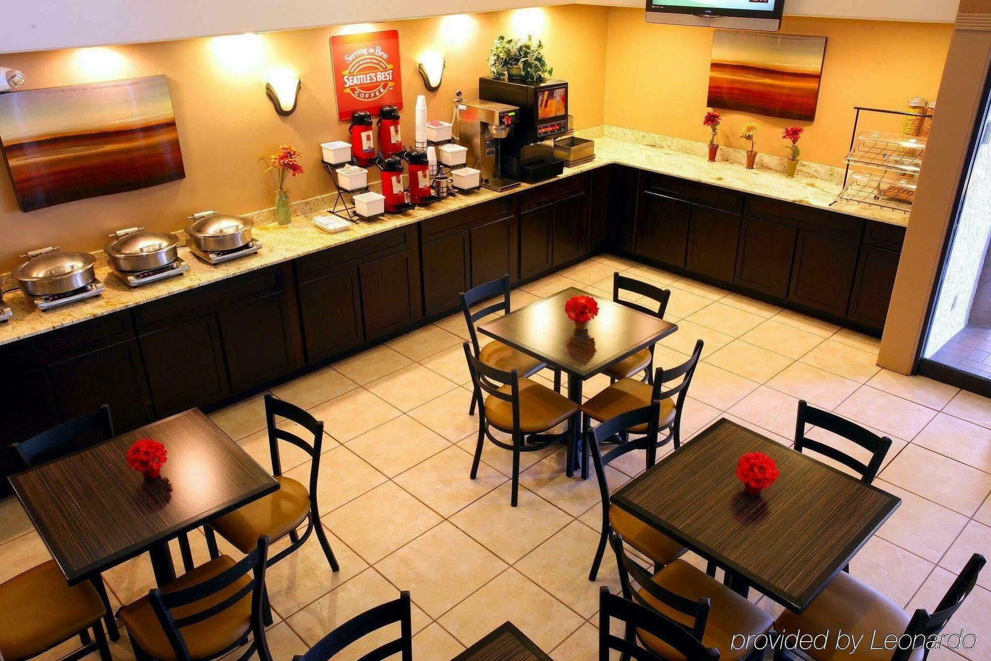 Western Airport Innsuites Hotel&suites Hotel 3*